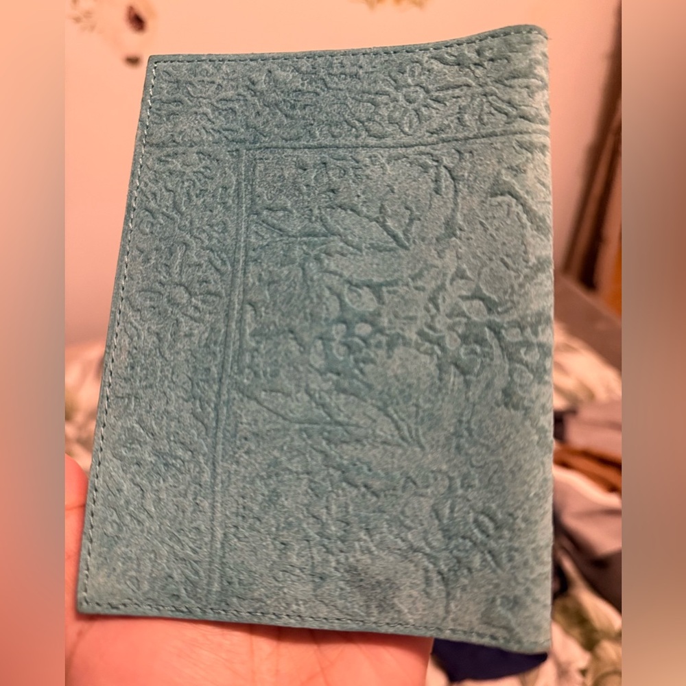 2 Anthropologie Teal Embossed Passport Holder - Picture 4 of 8